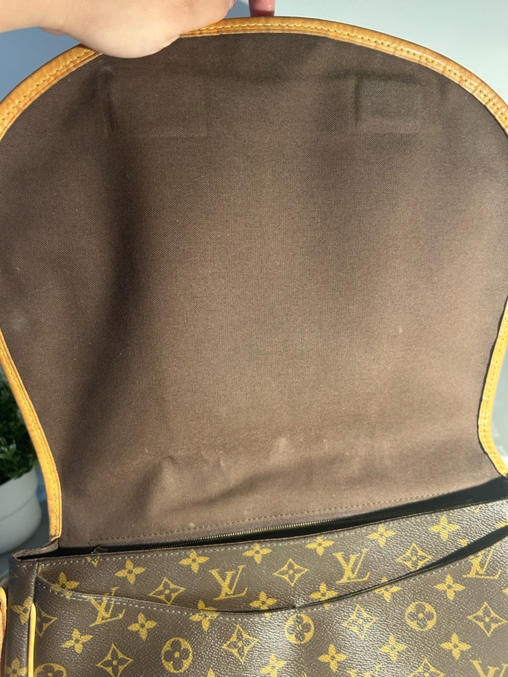 Louis Vuitton Monogram menilmontant - Picture 7 of 13